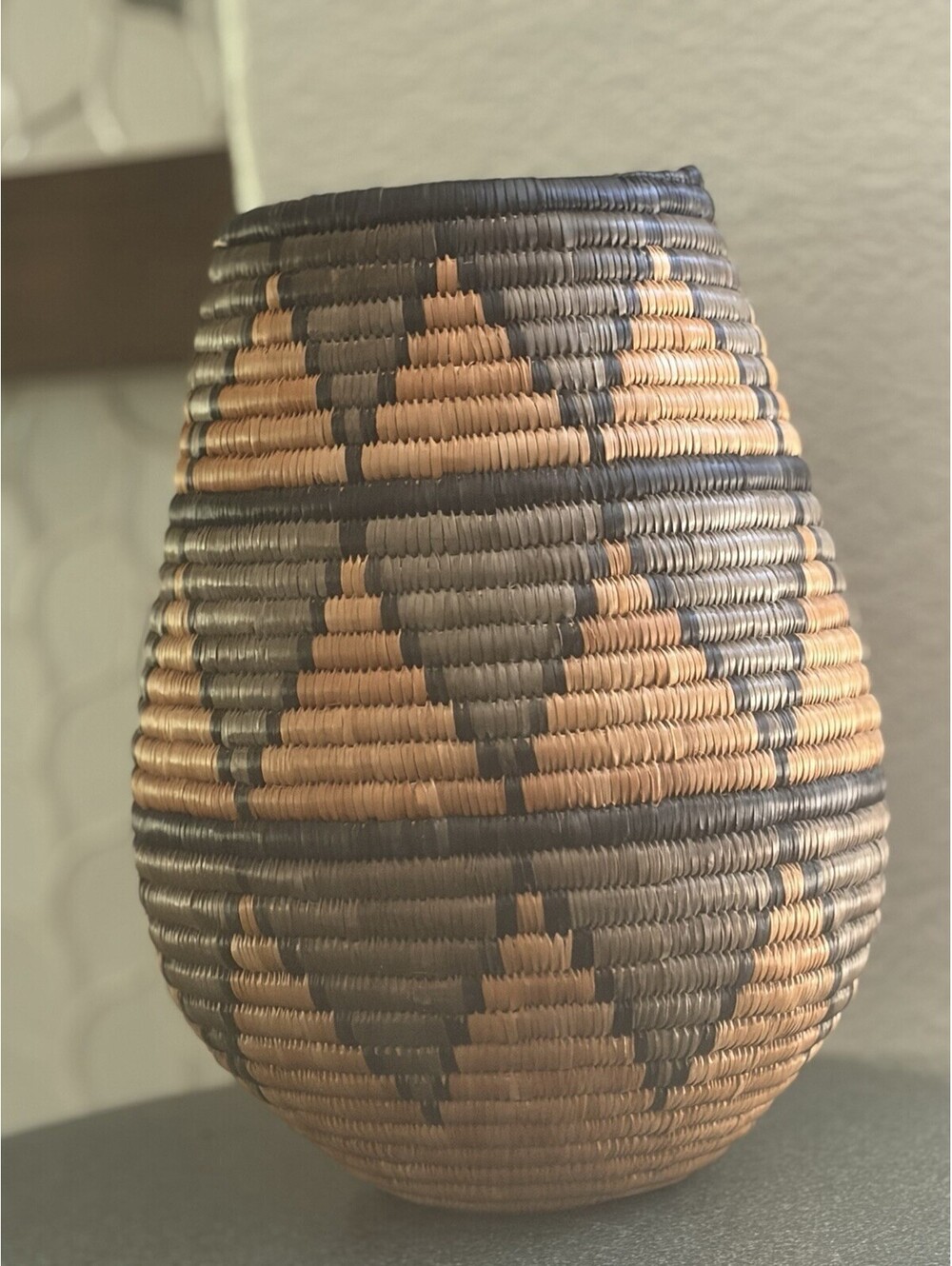 Zulu Traditional Basket Handwoven, South African. Great Condition. No lid EUC